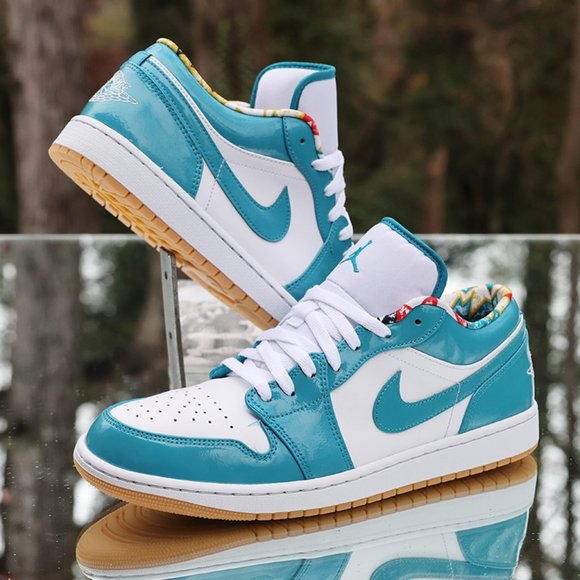 Air Jordan 1 Low Barcelona - Picture 2 of 10